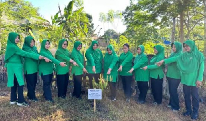 HUT ke-80 Persit Tasikmalaya, Rayakan dengan Aksi Tanam Pohon