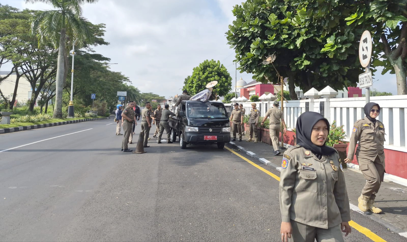 Pembongkaran Tenda Aksi KRPL di Bale Kota Tasikmalaya: Antara Ketertiban dan Kebebasan Berpendapat
