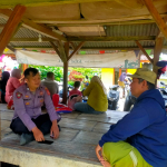 Bhabinkamtibmas Parungponteng Sambangi Warga