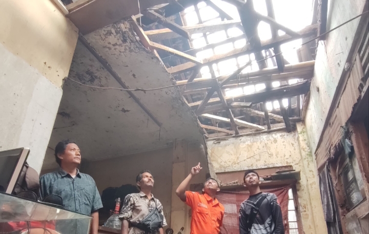 Cuaca Ekstrem Terjang Ciamis, Satu Rumah Rusak Parah