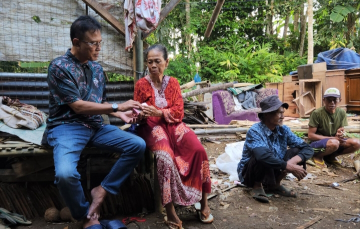 Bantuan Rutilahu Ciamis Kembali Disalurkan untuk Dua Warga