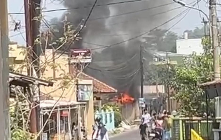 Kebakaran Rumah di Rancabango Tasikmalaya Picu Kepanikan Warga