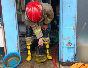 Damkar Tasikmalaya Cegah Kebakaran Akibat Gas LPG Bocor