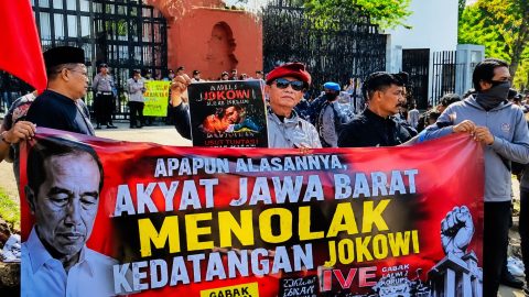 Sejumlah Kelompok Massa Tolak Safari Politik Jokowi di Jawa Barat